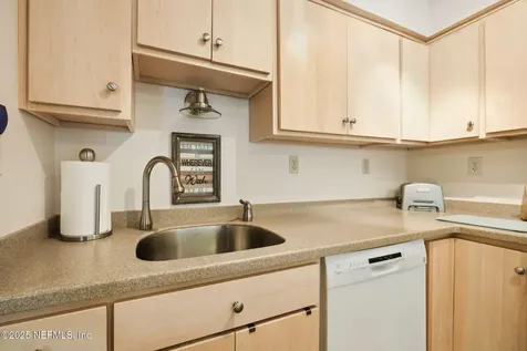 210 River Bend Place Welaka FL 32193