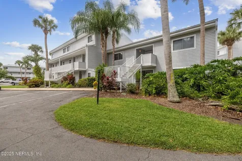 210 River Bend Place Welaka FL 32193