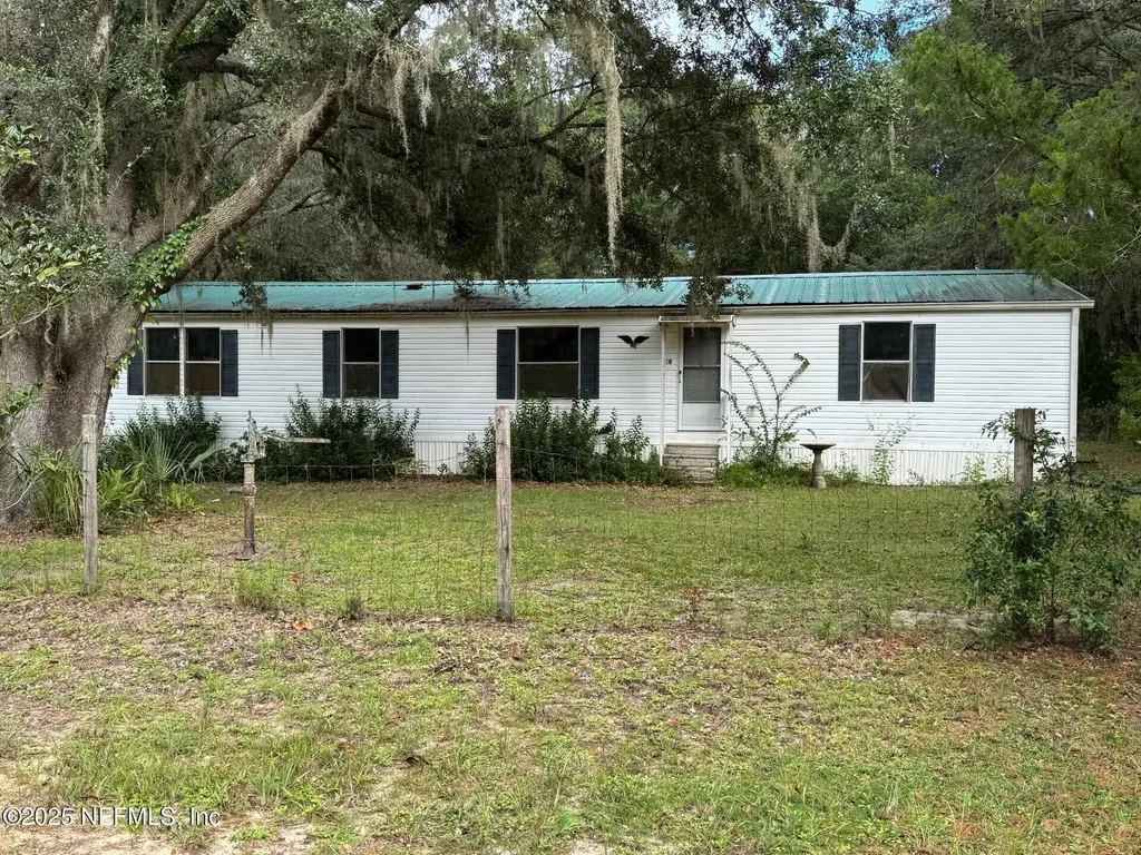 910 Ofarrell Avenue Interlachen FL 32148