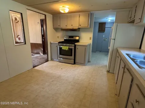910 Ofarrell Avenue Interlachen FL 32148