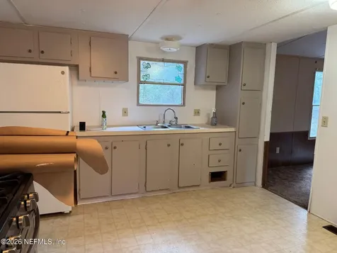 910 Ofarrell Avenue Interlachen FL 32148