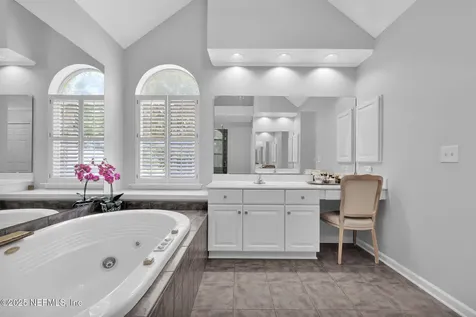 12863 La Costa Court Jacksonville FL 32225