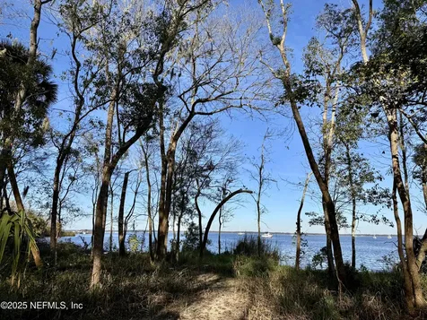 654 SE Orange Avenue Green Cove Springs FL 32043