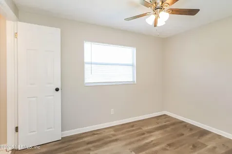 8360 Red Holly Lane Jacksonville FL 32221