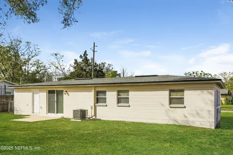 8360 Red Holly Lane Jacksonville FL 32221