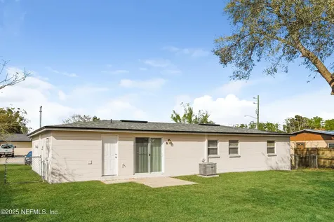 8360 Red Holly Lane Jacksonville FL 32221