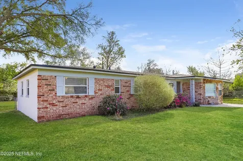 8360 Red Holly Lane Jacksonville FL 32221