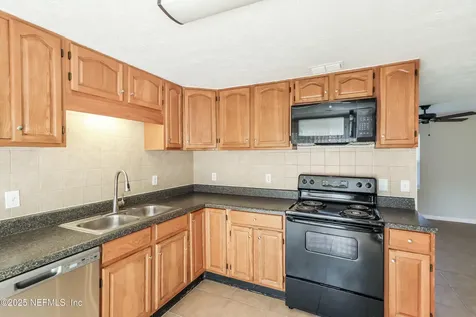 8360 Red Holly Lane Jacksonville FL 32221