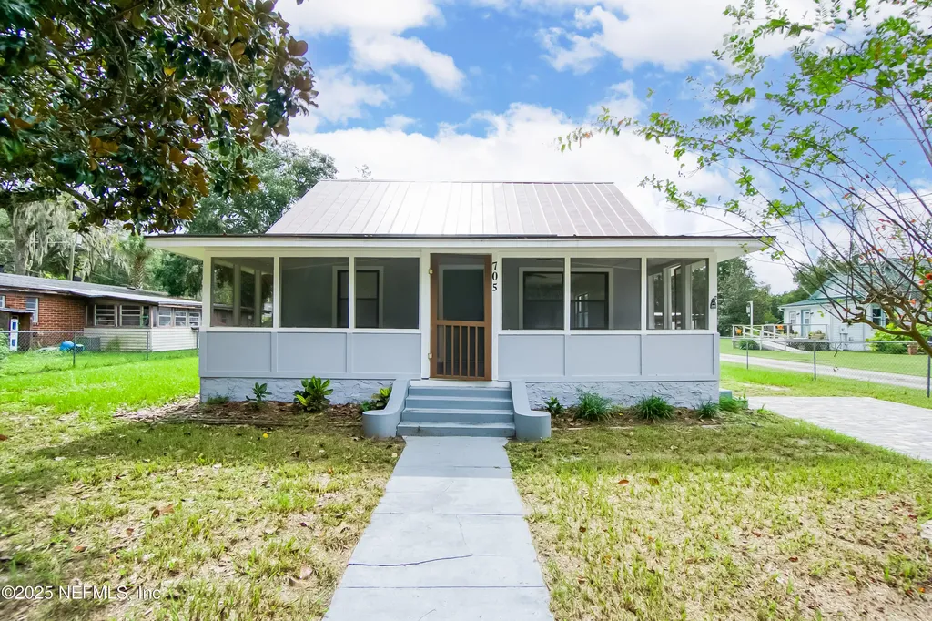 705 Bay Street Green Cove Springs FL 32043