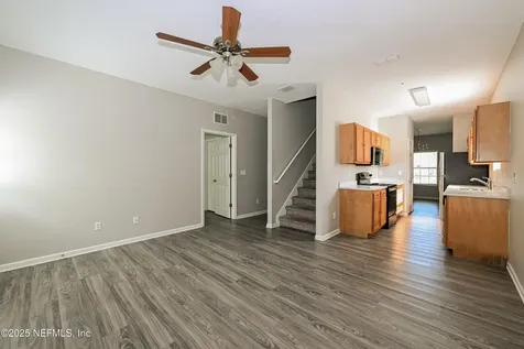 8132 Hilsdale Road Jacksonville FL 32216