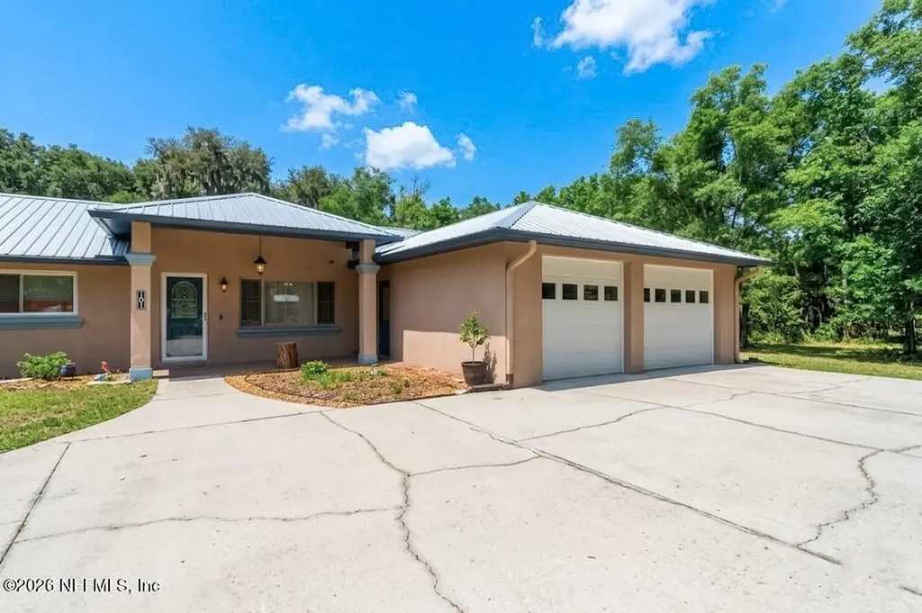 101 Riverview Drive East Palatka FL 32131
