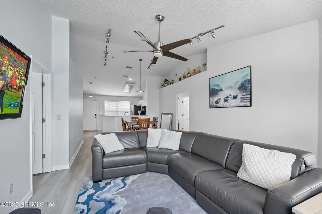 386 1st Street S Jacksonville Beach FL 32250