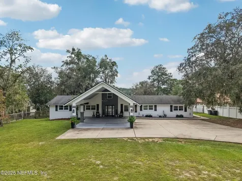 1073 Lake Asbury Drive Green Cove Springs FL 32043