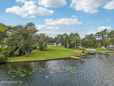 1073 Lake Asbury Drive Green Cove Springs FL 32043
