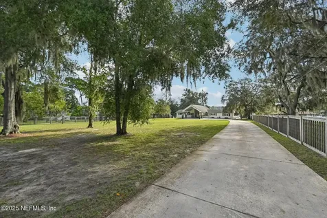 1073 Lake Asbury Drive Green Cove Springs FL 32043