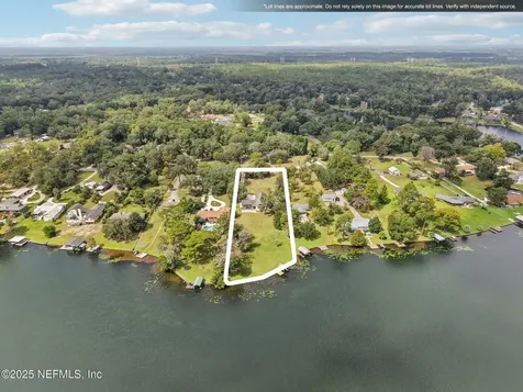 1073 Lake Asbury Drive Green Cove Springs FL 32043