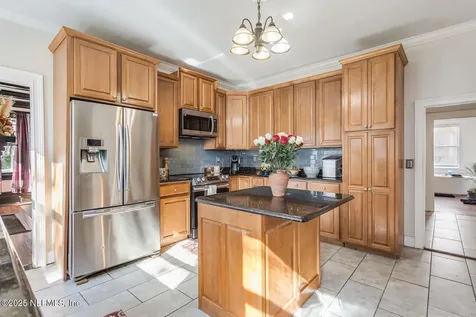 2756 Oak Street Jacksonville FL 32205
