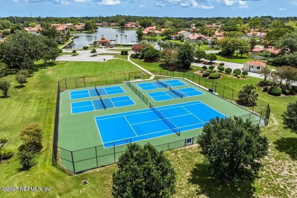 4076 Mizner Court Jacksonville FL 32217