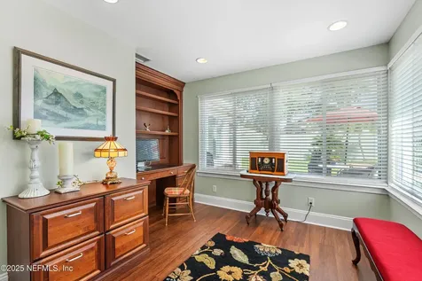 4076 Mizner Court Jacksonville FL 32217