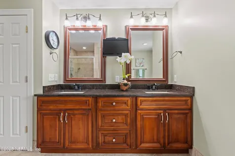 4076 Mizner Court Jacksonville FL 32217