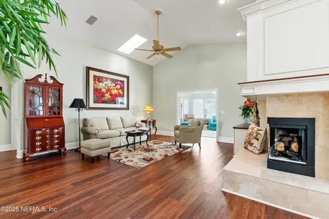 4076 Mizner Court Jacksonville FL 32217
