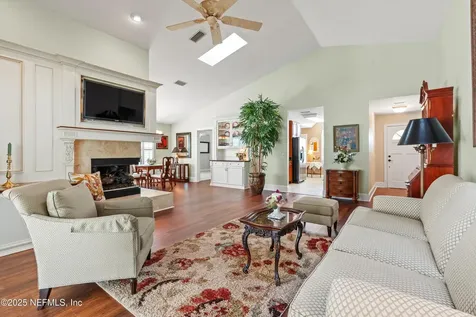 4076 Mizner Court Jacksonville FL 32217