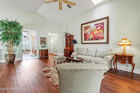 4076 Mizner Court Jacksonville FL 32217