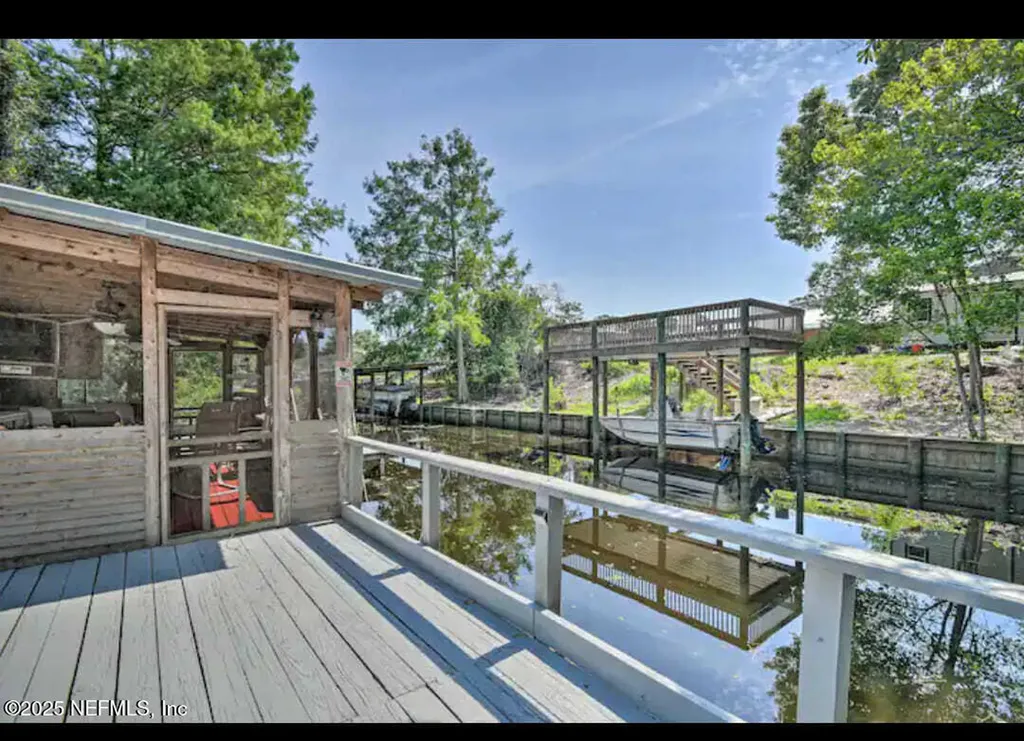 118 Riverside Avenue Satsuma FL 32189