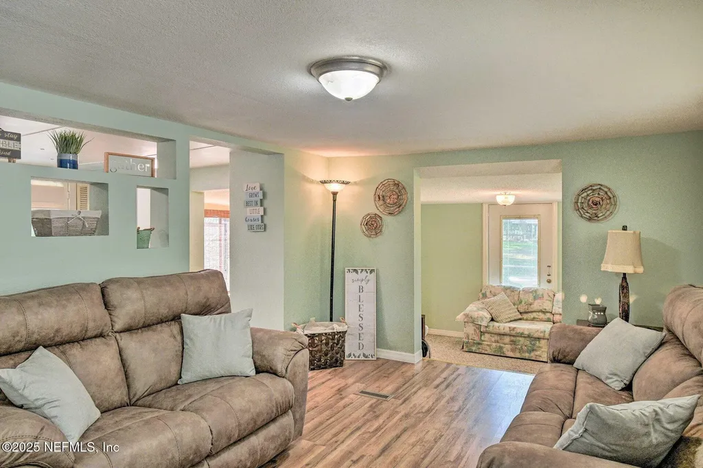 118 Riverside Avenue Satsuma FL 32189