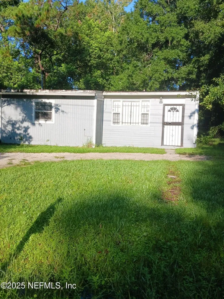 5718 Hollyhock Road Jacksonville FL 32209