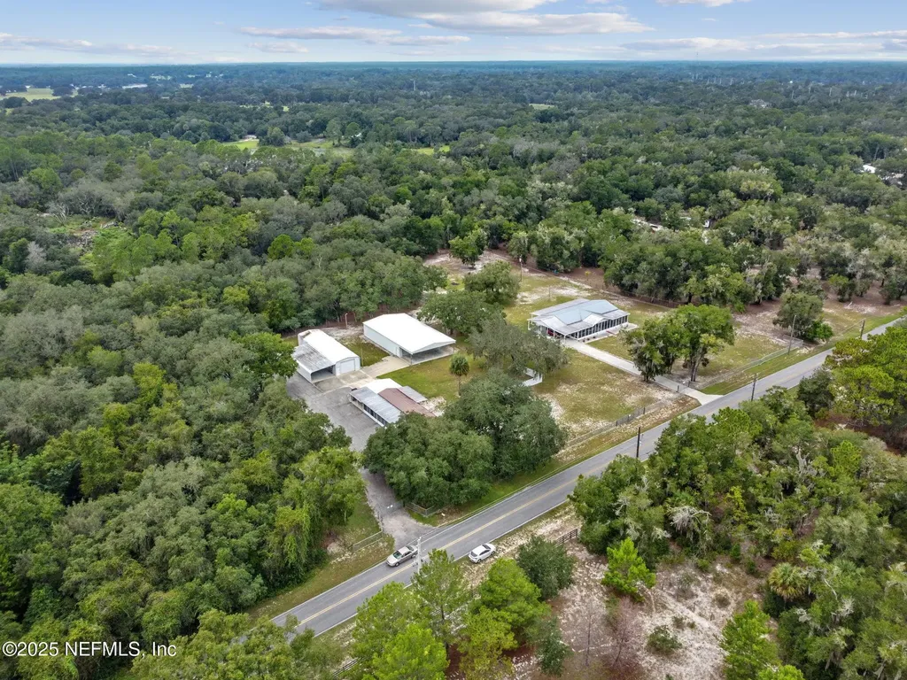 135 Lake Como Drive Pomona Park FL 32181