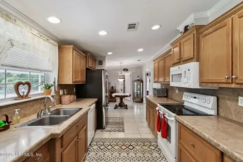 135 Lake Como Drive Pomona Park FL 32181