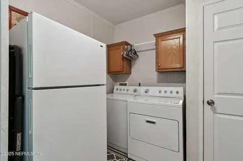 135 Lake Como Drive Pomona Park FL 32181