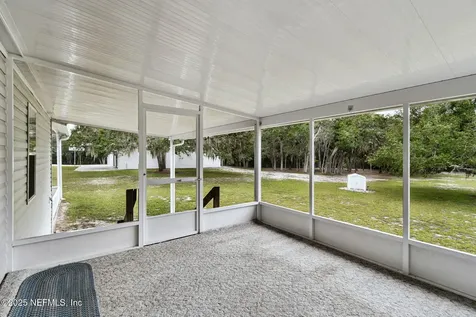 135 Lake Como Drive Pomona Park FL 32181