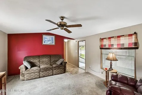 135 Lake Como Drive Pomona Park FL 32181