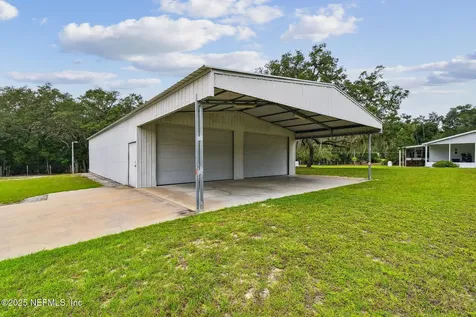 135 Lake Como Drive Pomona Park FL 32181