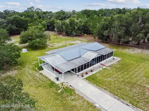 135 Lake Como Drive Pomona Park FL 32181