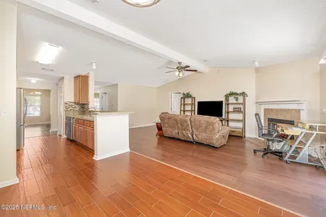 1914 Mcgirts Bluff Court Jacksonville FL 32221