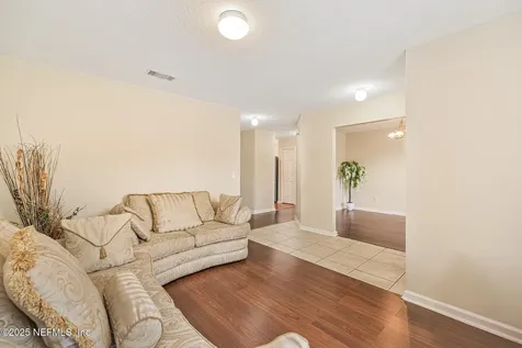 1914 Mcgirts Bluff Court Jacksonville FL 32221