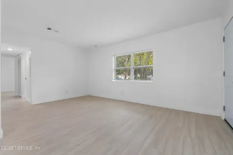 5426 North River Court Jacksonville FL 32211