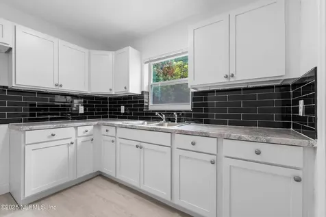 5426 North River Court Jacksonville FL 32211
