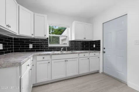 5426 North River Court Jacksonville FL 32211