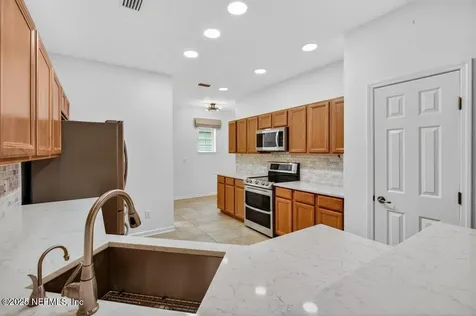 800 Paradise Lane Atlantic Beach FL 32233