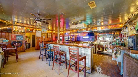 6043 Us Highway 17 Green Cove Springs FL 32043
