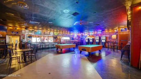 6043 Us Highway 17 Green Cove Springs FL 32043