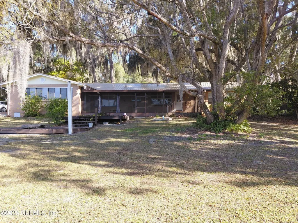 113 Lake Como Point Road Pomona Park FL 32181