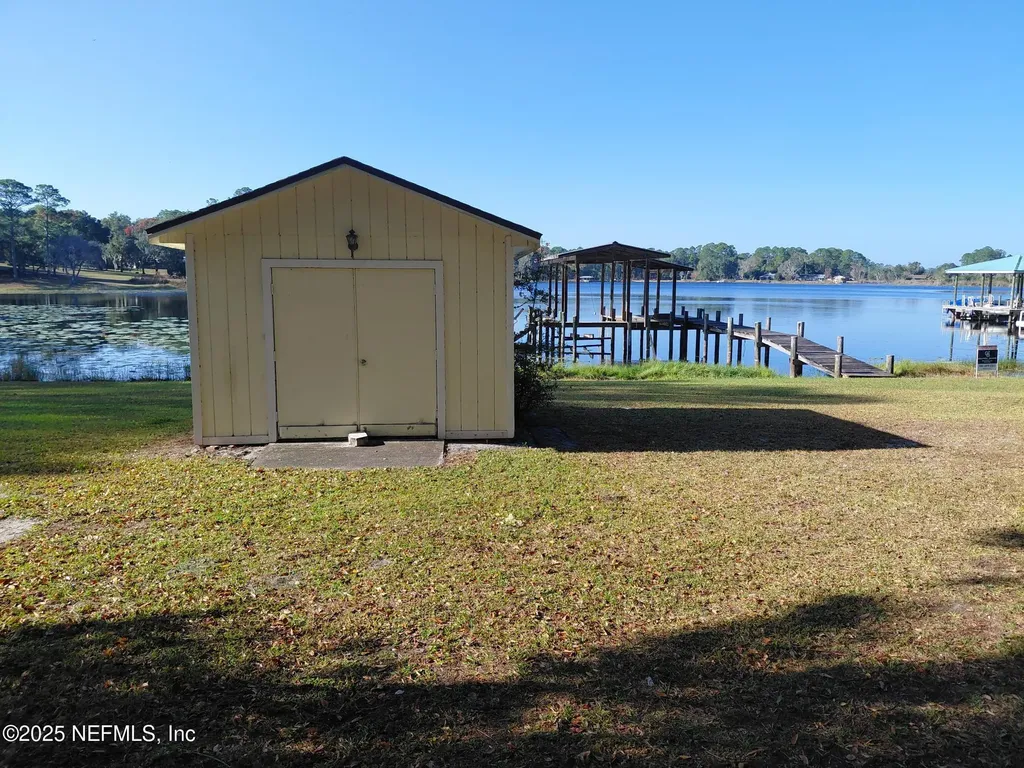 113 Lake Como Point Road Pomona Park FL 32181