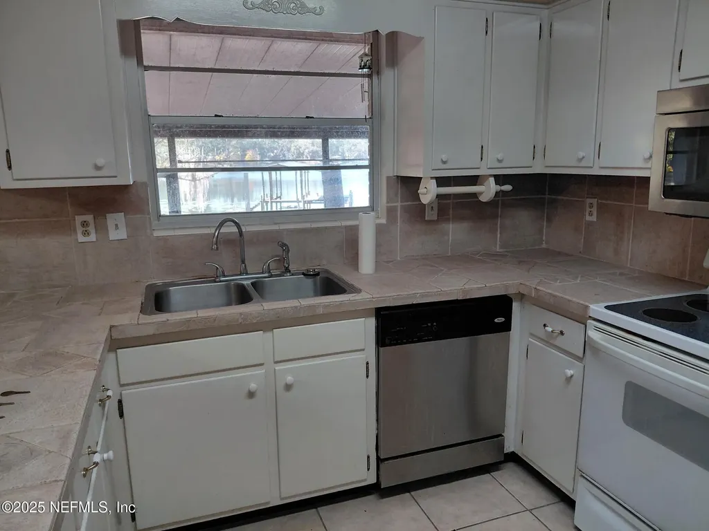 113 Lake Como Point Road Pomona Park FL 32181