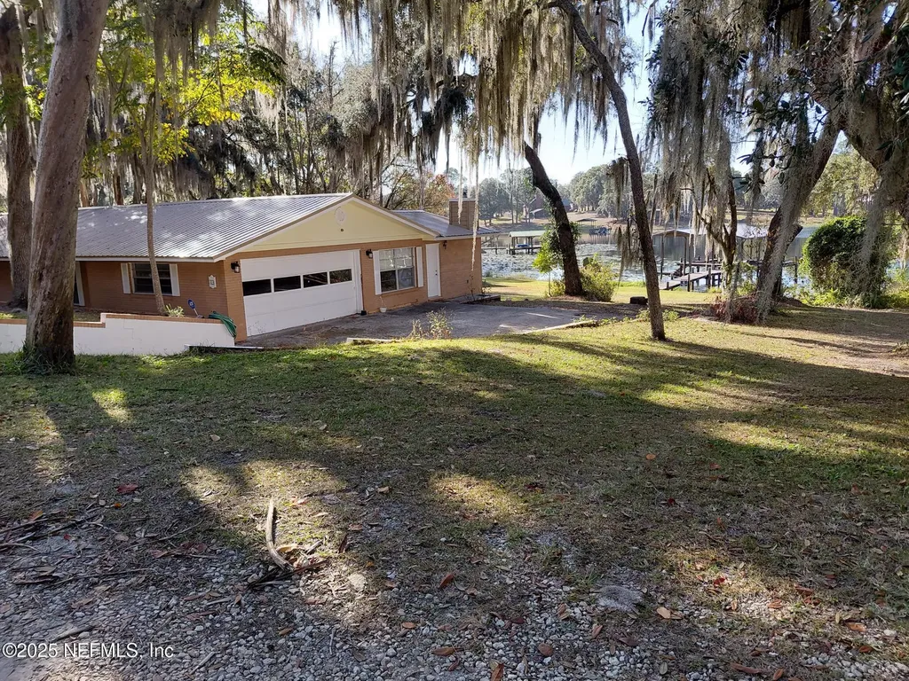 113 Lake Como Point Road Pomona Park FL 32181