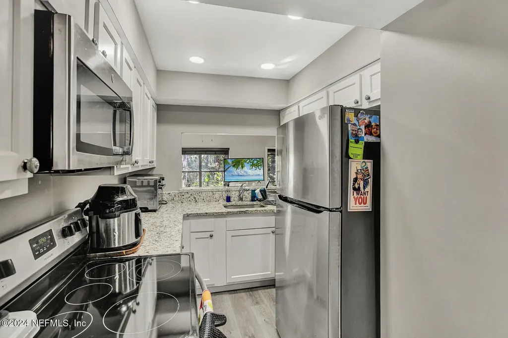 5568 La Moya Avenue Jacksonville FL 32210